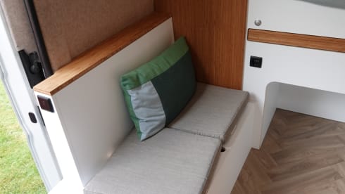 Hopper XL – Peugeot Bozer from 2018. Very complete interior