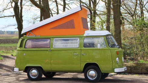 Westfalia – Wonderful Classic Camper Rent! Oldtimer VW minibus hire - T2 Westfalia