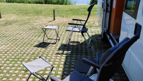 2-person Peugeot campervan from 1997