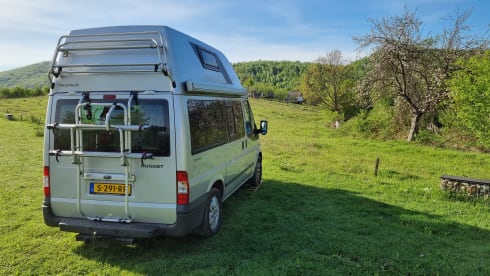 Bop – Ford Nugget with high roof