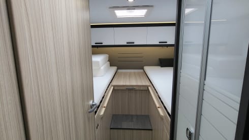 Sun Living S 75 SL – Very nice, spacious, luxurious, clean and fully furnished