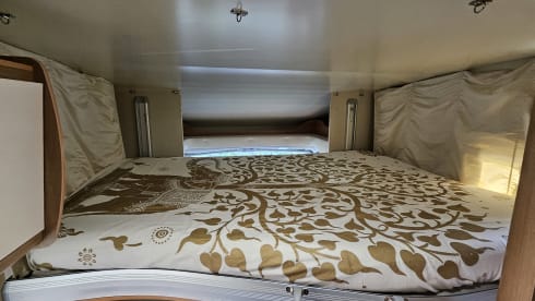 Voyager – impeccable 4p semi-integrated camper from 2017