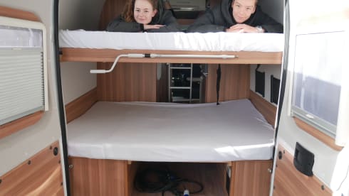 Weinsberg Carabus 601, 4 sleeping 4 seats, with awning.