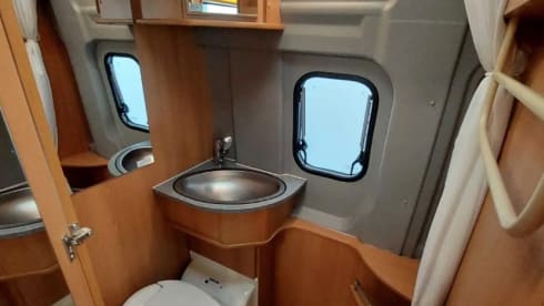 3p Pössl 2 Win luxury bus camper e bike carrier