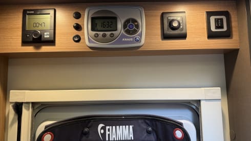 Knaus – 6-person Knaus Alcove from 2017