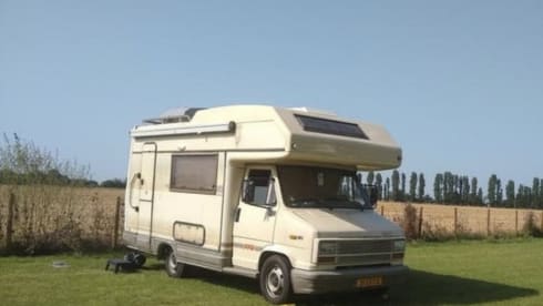4p Dethleffs semi-integrated uit 1991