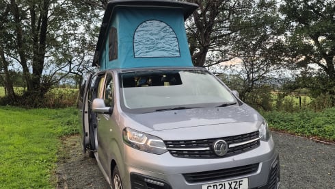 Ollie – Vauxhall-Campingbus mit 4 Schlafplätzen ab 2026