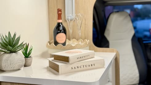 2023- 6 berth Roller Team 747