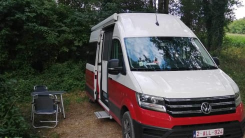 Cherry Red – New Grand Caliofornia Camper 680 Cherry Red