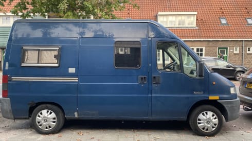 2p Peugeot bus uit 1994