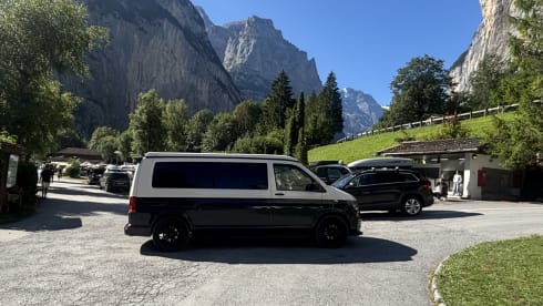 Harry – Camper Volkswagen a 4 posti letto, modello 2022.