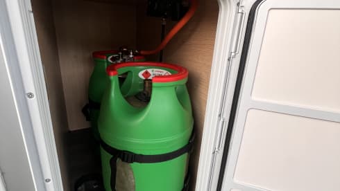 Den Trotter – Den Trotter - Sunlight Adventure 