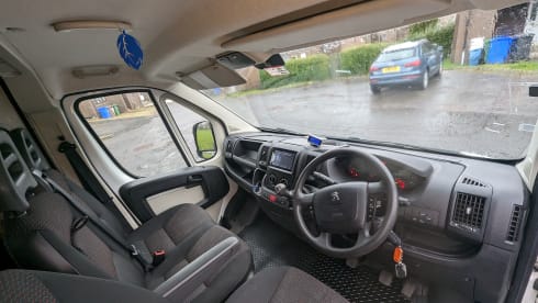 Vannie Annie – 5 berth family friendly campervan