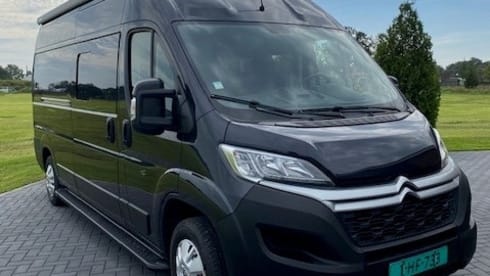 Noir Nomad – 2p Citroën bus from 2018