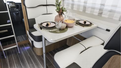Fergus – New 2025 6 Berth off-grid Motorhome