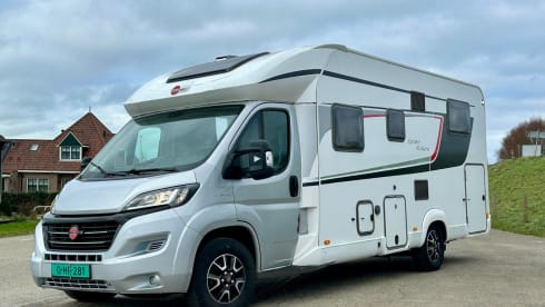 Automaat – 5p luxury camper with separate bed & electric lifting bed