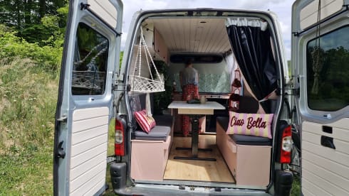 Bella – 3p Renault campervan uit 2010