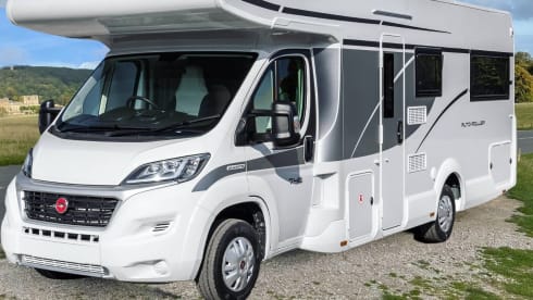 TREFFEN SIE WALLY - UNSER 2022 ROLLER TEAM 746 6 PLATZ, 6 GÜRTEL FAMILIENFREUNDLICHER VAN