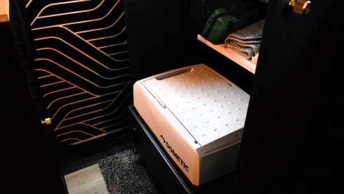 Sully – 2/3 Berth Boutique Off Grid Adventure Van near the Peak District.