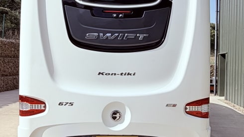 Swift semi-integrale caravan met 6 slaapplaatsen, vanaf 2018.