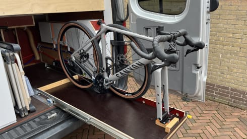 Hank the Van – Luxury off-grid Mercedes Sprinter