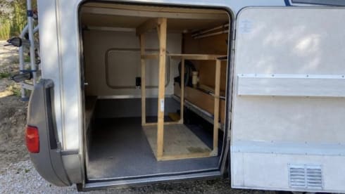Happy Glamper – VERY SPACIOUS HYMER 644 CAMP, ALCOVE 6 PERSON XXL GARAGE
