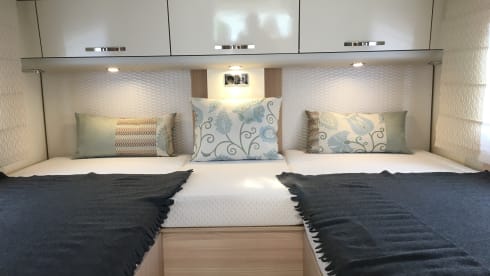 Chili – Burstner Ixeo 30J. Edition with hydr. Lifting supports, body climate and much more