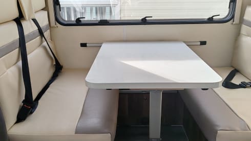 Samantha – Luxury 6 Birth 746 Rollerteam Motorhome