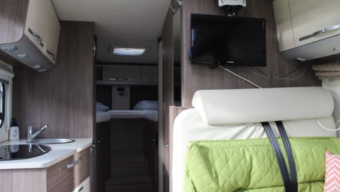 2p Bürstner semi-integrated uit 2016