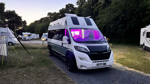 Trekker – Peugeot Boxer Electric Bed/Lithium powered/off-grid  2Berth