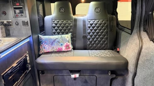 Andys camper – Campervan Vauxhall Vivaro a 4 posti letto del 2019