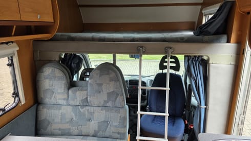 6p Dethleffs alcove uit 2006