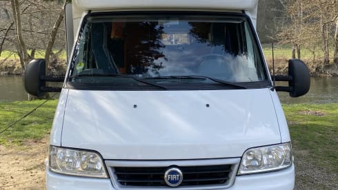 Huisbus  – 3p Dethleffs semi-integrated from 2006