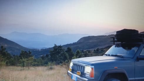 Fulvio Cherokee XJ – Roof tent 2 posti + 3 su Jeep Cherokee XJ 4x4