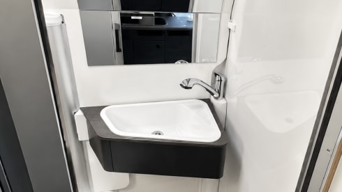V-type – Sunlight buscamper compact met lengtebedden