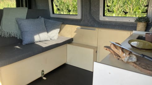 Matty – Matty camper super bus to go on an adventure!