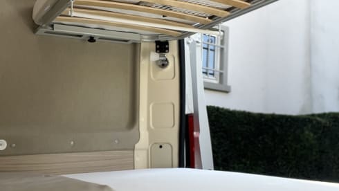 Dreamer Camp 5 – Spacious campervan for 4 to 5 people (sitting & sleeping)  