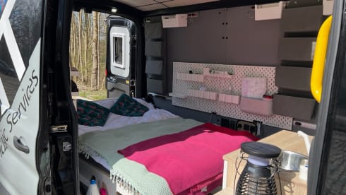 den DJ – Une fête partout - van pour 2