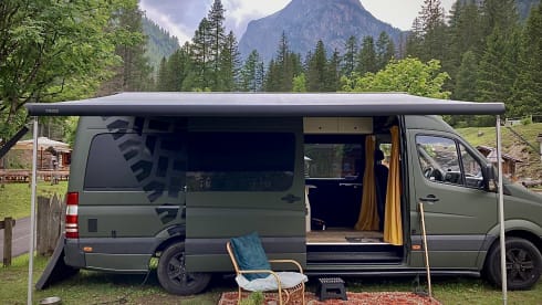 GREENLIFE – Mercedes Sprinter, very spacious attractive camper, 7 meters