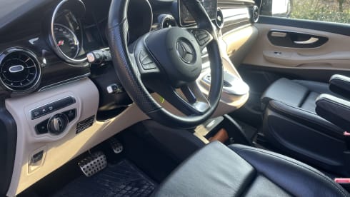 Sprokmobiel – 4p Mercedes-Benz campervan uit 2022