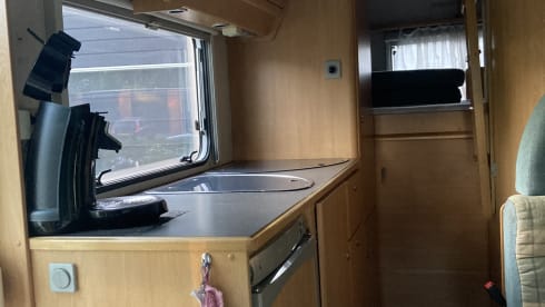 Nice 6 person Knaus Sun Traveler family camper