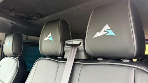 Campervan Ford a 4 posti letto del 2021