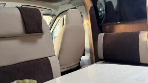 Nice spacious family camper (2011)!