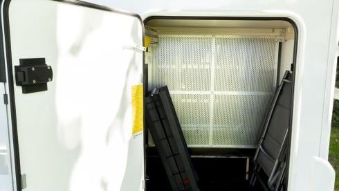 Ittercampers – 6p Sun Living semi-integrated from 2022