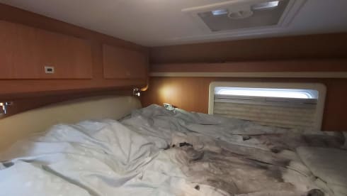 Very neat 6m camper for 3 people. Compact yet spacious!