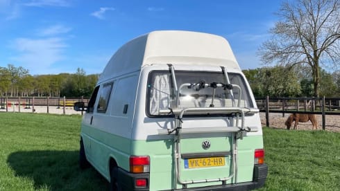 Koos – Trendy T4 - luxury bed - 1:14!