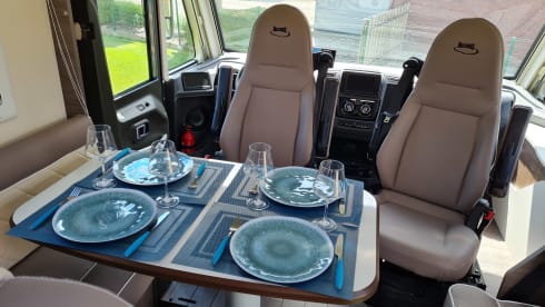New Integral Camper / Automatic / 160 HP