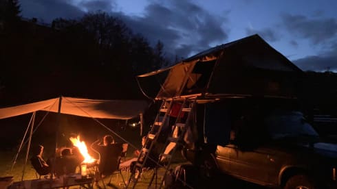 'Onzen Disco' – Landrover Discovery with roof tent