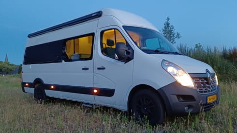 Buscamper – 2 person Renault bus from 2019