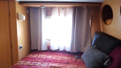 Camper for 4 comfortable seats